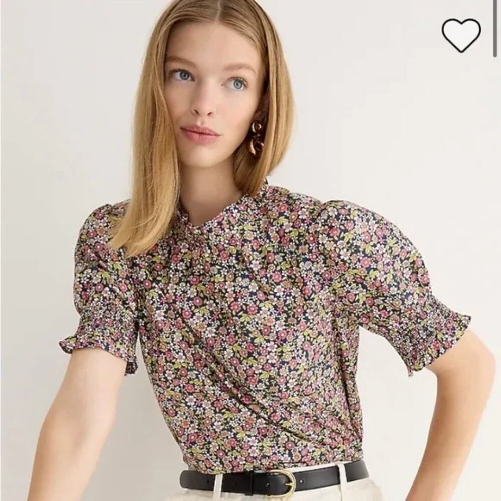 Smocked puff-sleeve cotton poplin top in meadow floral. Size S.